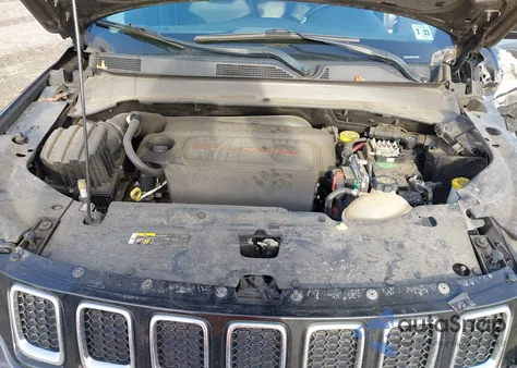 2018 Jeep Compass Latitude 4X4 z USA, uszkodzony, nr VIN 3C4NJDBB0JT316396